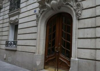 Satanisme : un crâne et des os d'enfants découverts dans une cave à Paris