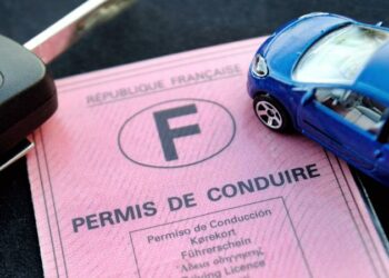 Des personnalités citées dans un vaste trafic de permis de conduire mis au jour à Nanterre