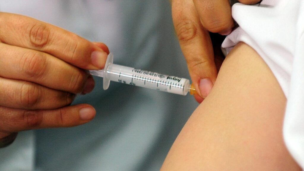 six-vaccins-sont-indispensables-pour-proteger-la-population