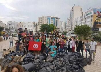Le peuple tunisien met en place une gigantesque campagne de nettoyage du pays