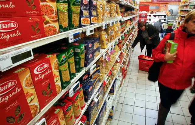 Pénurie alimentaire : 10 à 12 % de produits en rupture de stock ...