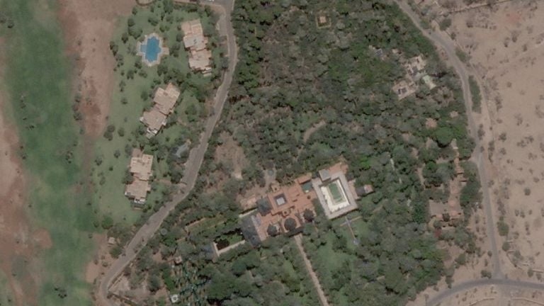 Un palais à Marrakech : comment Charles Schwab a transféré 27,7 millions de dollars de paiements pour Epstein quelques jours avant son arrestation