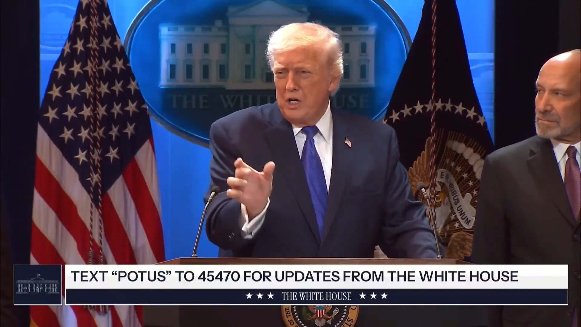 « Le président syrien (Daech), que j’ai en quelque sorte placé au pouvoir, fait un travail phénoménal. », dixit Trump