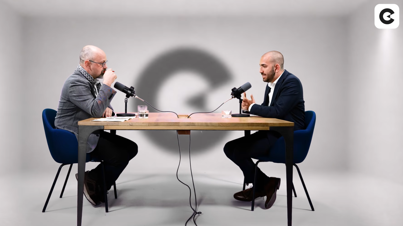 Simon Moos a très vite montré les limites de sa « liberté d’expression totale » multipliant les menaces de plaintes !